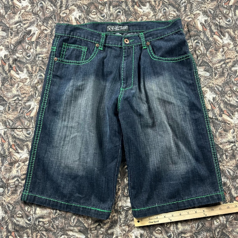 early 2000s green stitch, men’s baggy denim shorts